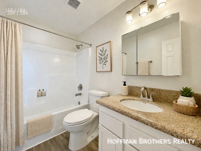 Photo - 1725 Grismer Ave Unit 110