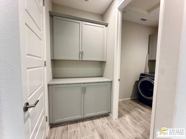 Photo - 3041 HOMEWARD St