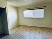 Photo - 2/1 Townhome with 2 car attached garage & ...
