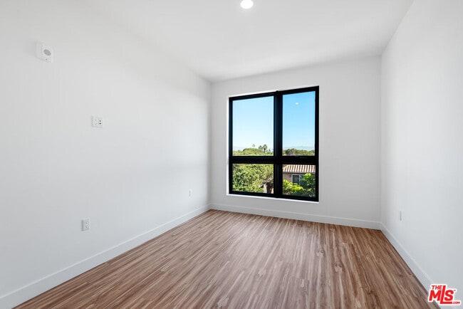 Photo - 11600 National Blvd Unit 201