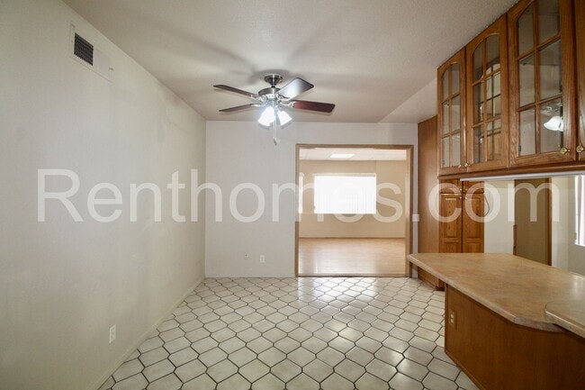 Photo - 10952 Parkdale Ave