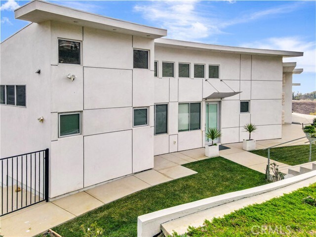 Photo - 28405 Via Acero St