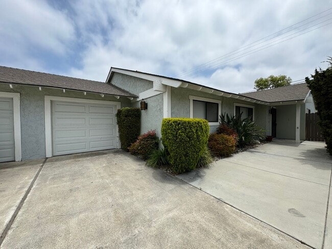 Photo - 812-818 E Fairway Dr Unit 812