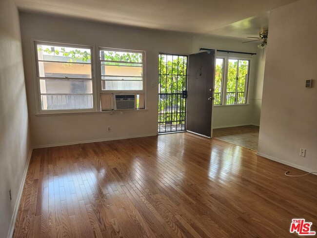 Photo - 939 N Stanley Ave Condo Unit 6