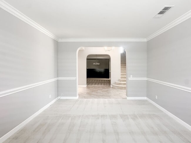 Photo - 32920 Northshire Cir