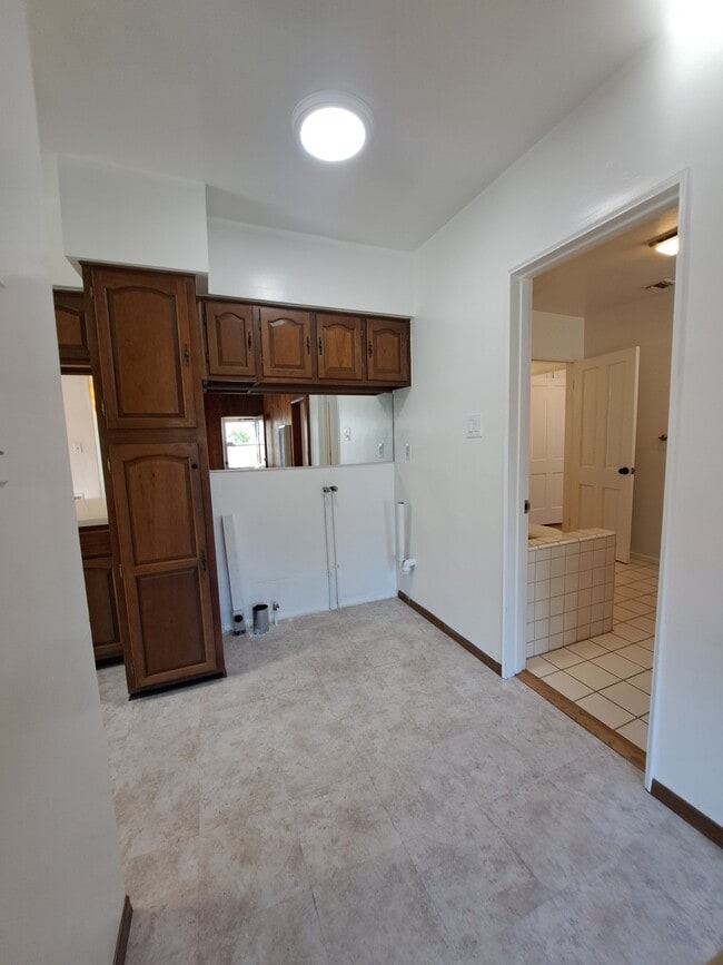 Photo - 1815 N Edison Blvd