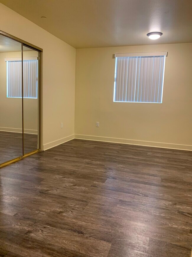 Photo - 1417 W 81st St Unit 1417