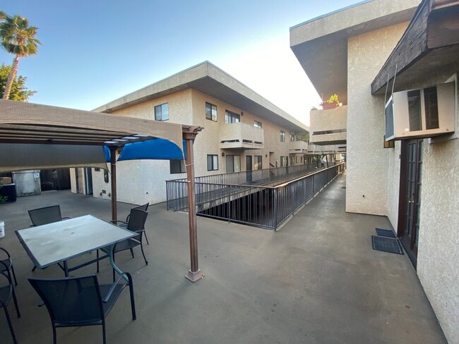 Photo - 1241 Mariposa St