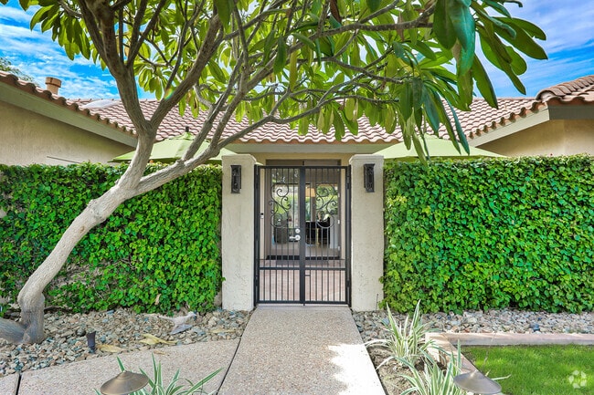 Building Photo - 48721 Santa Ursula St Rental
