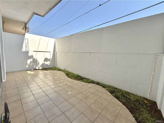 Photo - 5216 Lindley Ave