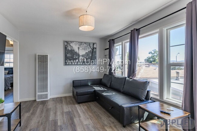 Photo - 4831 Castle Ave