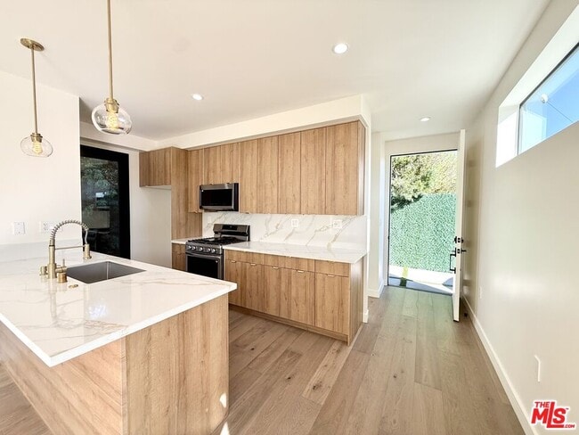 Photo - 10475 W Olympic Blvd