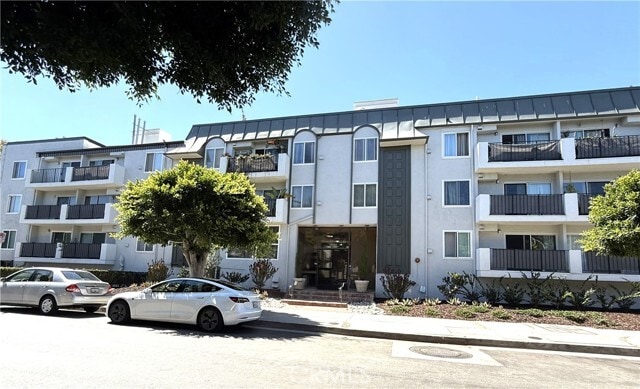 Building Photo - 8163 Redlands St