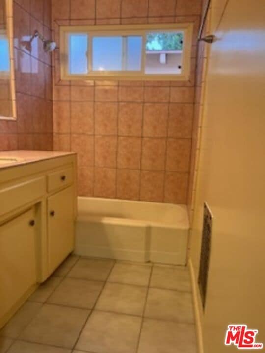 Photo - 2635 W Imperial Hwy