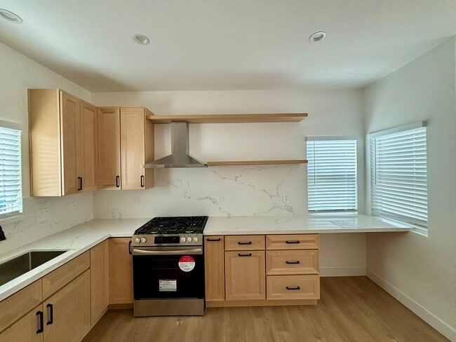 Photo - 212 - Carpinteria Asset Mgmt LLC (Walnut duplex) Unit 842A