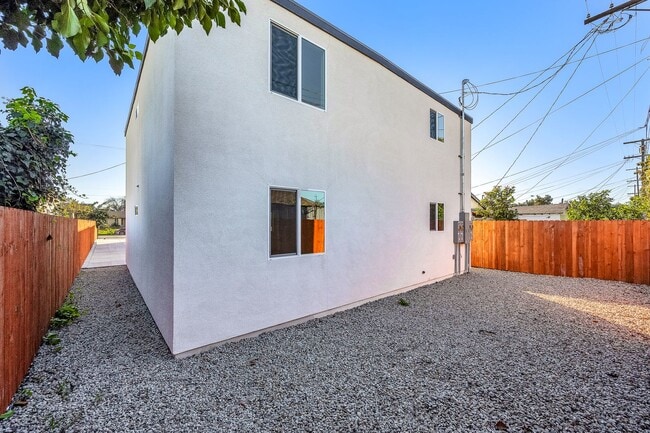 Photo - 239-237 E 65th St Unit 239 E 65th St