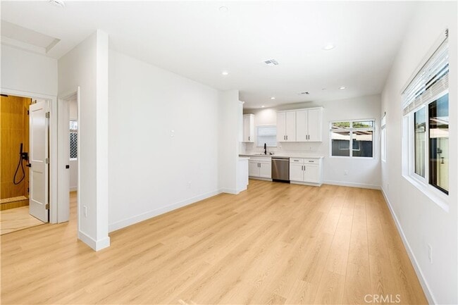 Photo - 4042 Somers Ave
