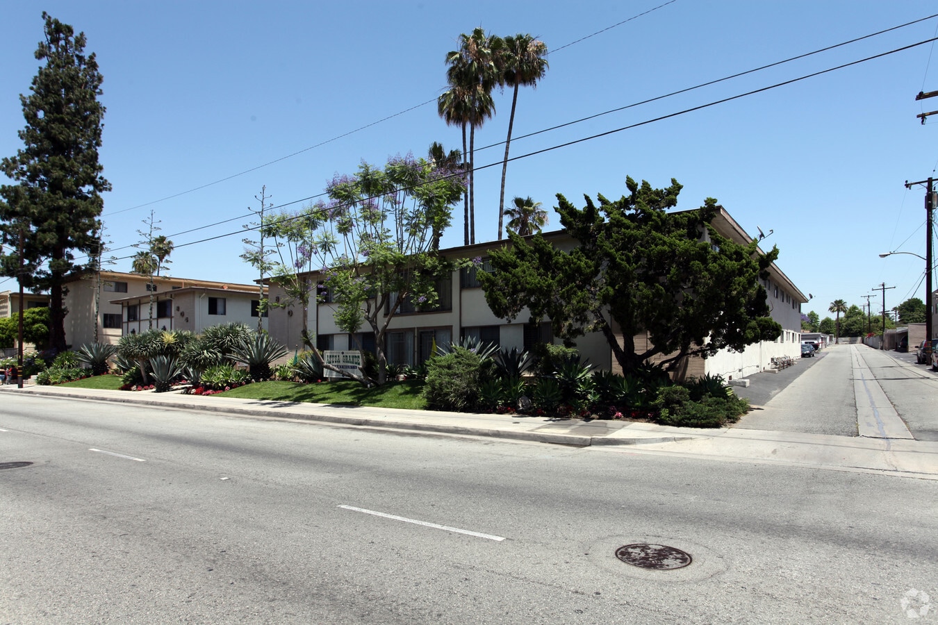 Azusa Grande Apartments - Azusa Grande Apartments