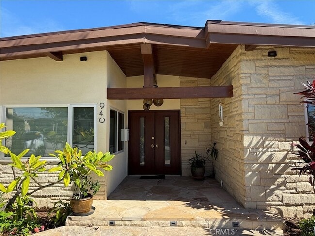 Photo - 940 Crestview Dr