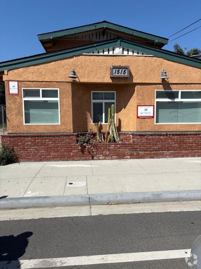 Building Photo - $1,895- ALL UTILITIES INCLUDED- BEAUTIFUL ... Unit B Rental