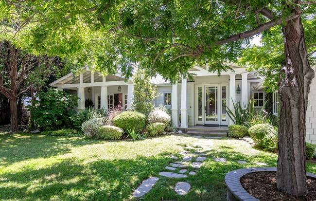 Photo - 4537 Agnes Ave