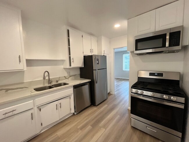 Photo - 7057 Lanewood Ave