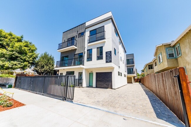 Luxury 3-Bed Townhome-Style Retreat in Hol... - Luxury 3-Bed Townhome-Style Retreat in Hol... Unit 1332 Tamarind Ave