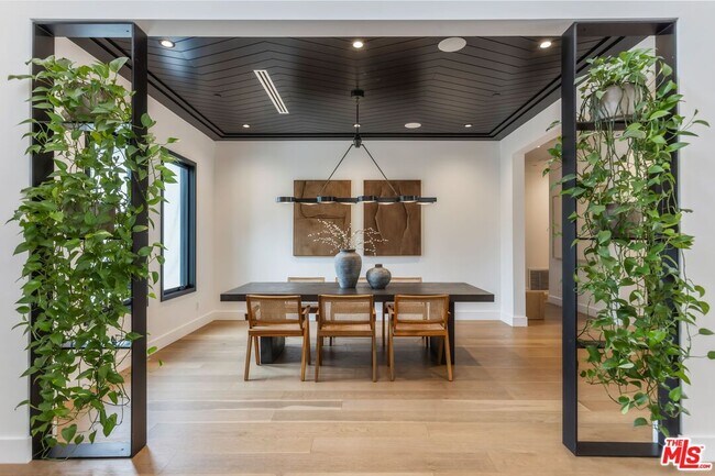 Photo - 18938 Wells Dr