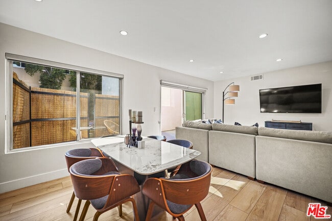 Photo - 1045 Kings Rd Unit 108