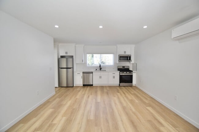 Photo - 11645 Moorpark St Unit 11649