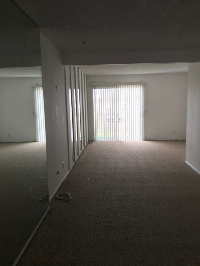 Building Photo - 259 S Ventura Rd Unit Ocean View #248
