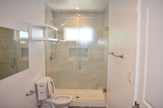 Photo - 1607 Vuelta Grande Ave