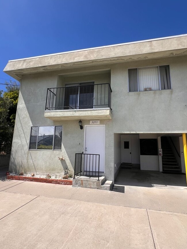 Building Photo - Hilltop Unit 3271 Hilltop Drive