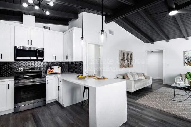 Photo - 8331 Neva Ave