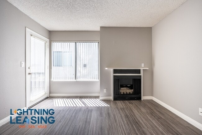 Photo - 14201 Victory Blvd Unit 217