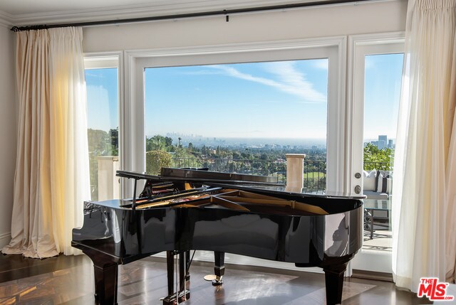 Photo - 980 Stradella Rd