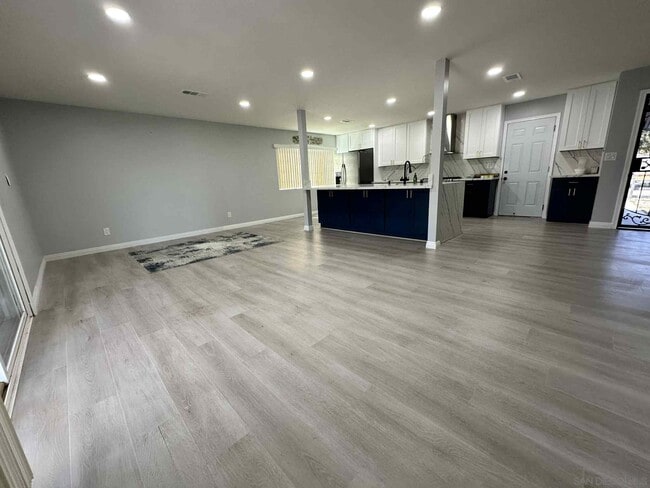 Photo - 8913 Frederick St