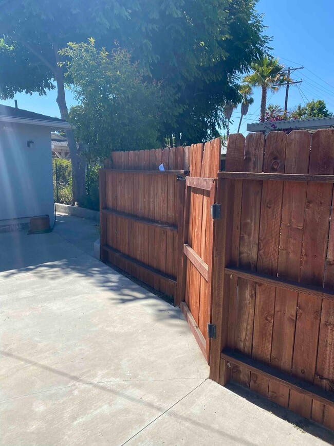 Photo - 6207 Goodland Ave Unit Guest House - Studio