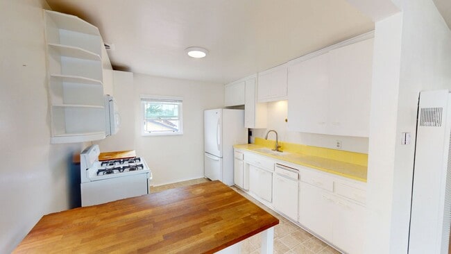 Photo - 855 C Ave Apartment Unit 3