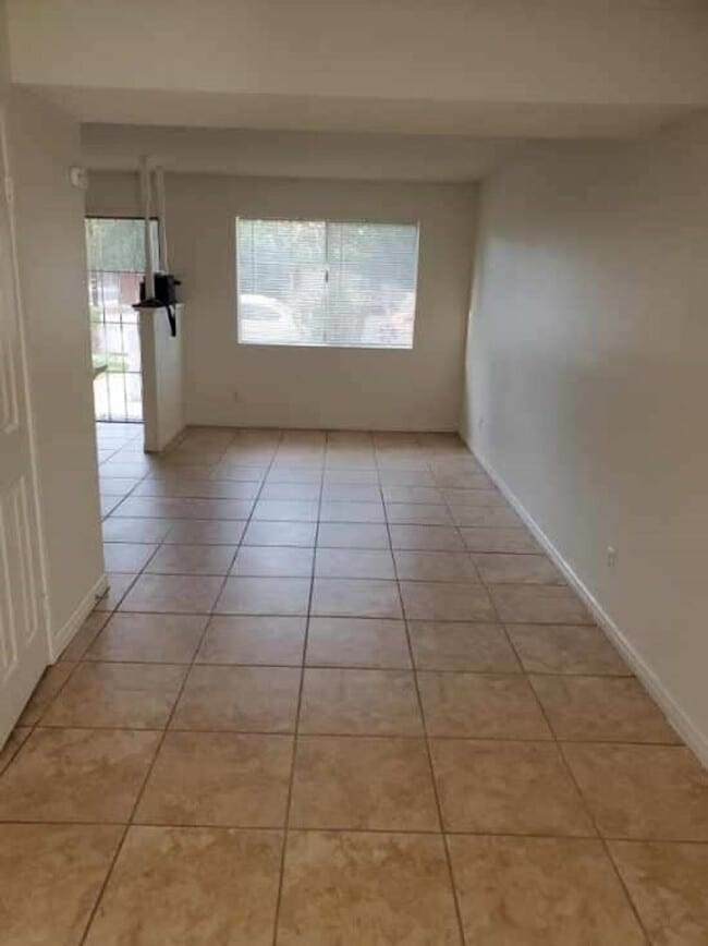 Photo - Clean 2 bed - 1 1/2 Bath 2 Story unit Ready to Move -In!!!