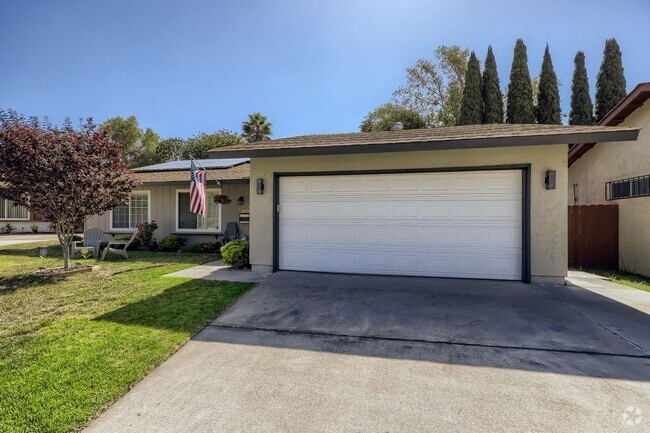 Building Photo - Charming 3-Bedroom, 2-Bath Home in a Cul-d...