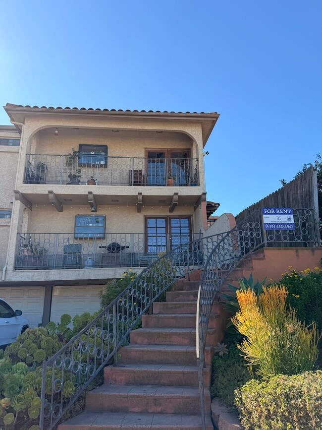 Building Photo - Renovated Apartment for Rent Unit 3