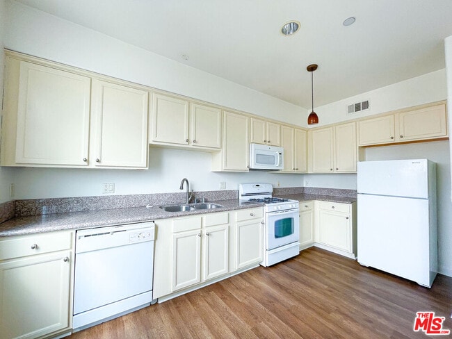 Photo - 1412 S Sherbourne Dr Unit 303