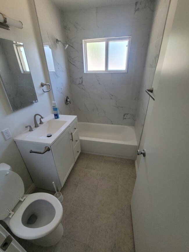 Photo - 755 Jane Dr Unit Apartment for rent