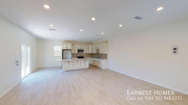 Photo - 7252 Glade Ave