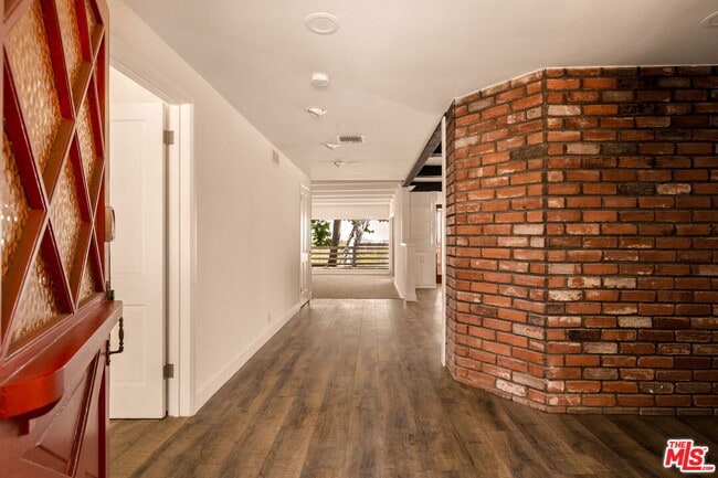 Photo - 2158 Stradella Rd