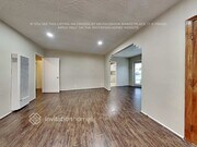 Photo - 6077 Main St
