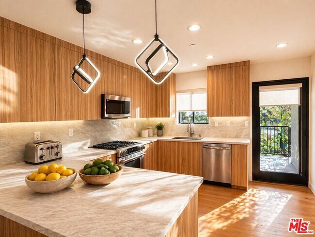 Photo - 1146 Hacienda Pl Unit 4