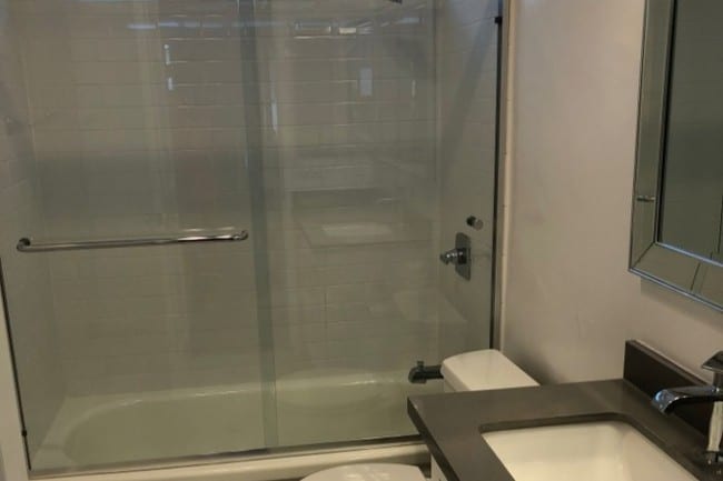 Second Bath with tub - 11130 Huston St Unit 8
