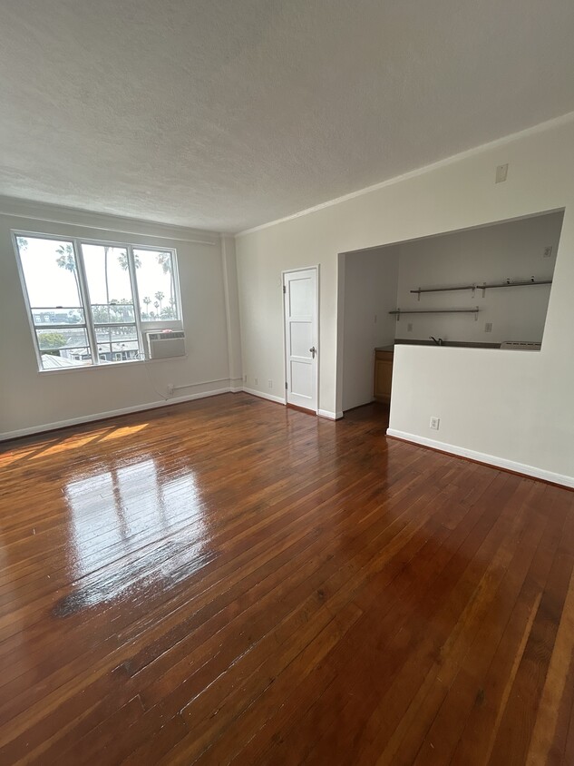 Floor Plan - Charming Studio with Kitchen